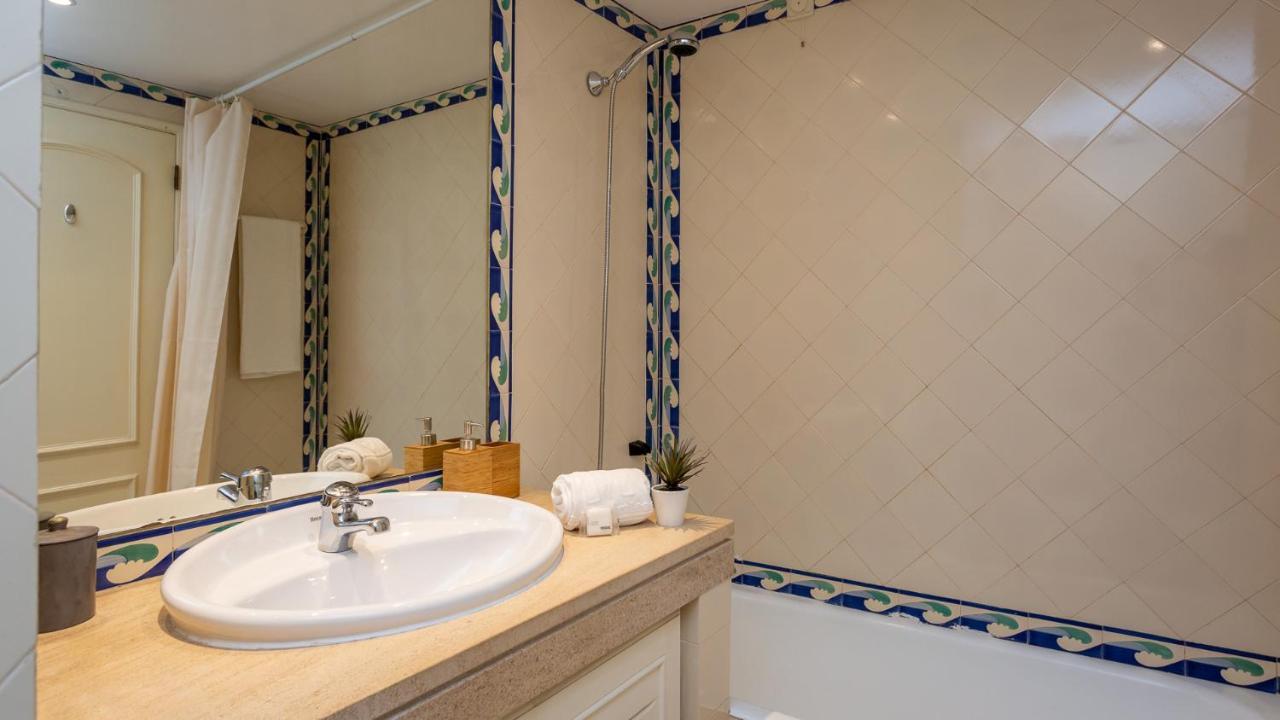 Marina 2Bdr Apartment With Balcony & Pool - 5Min From Beach By Lovelystay Quarteira Eksteriør billede